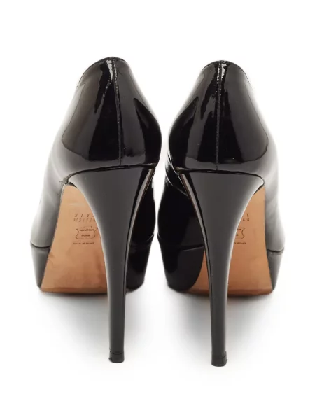 Platform talpú körömcipő Stuart Weitzman fekete