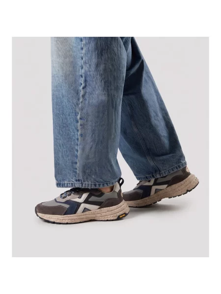 Sneakersy Alexander Smith zamszowe