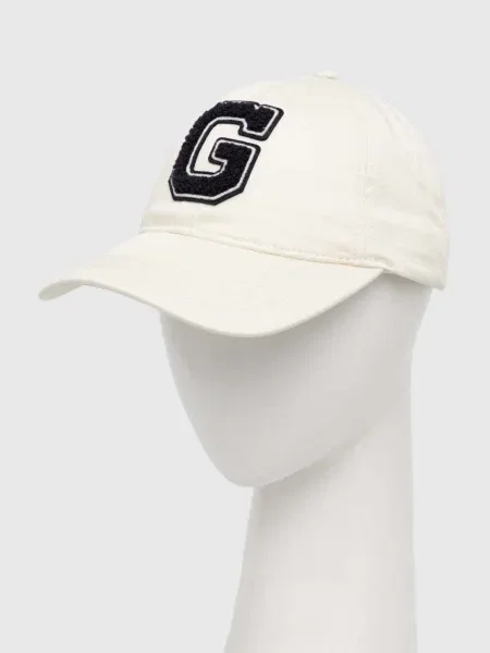 Шапка с козирка Gant с апликация бежово
