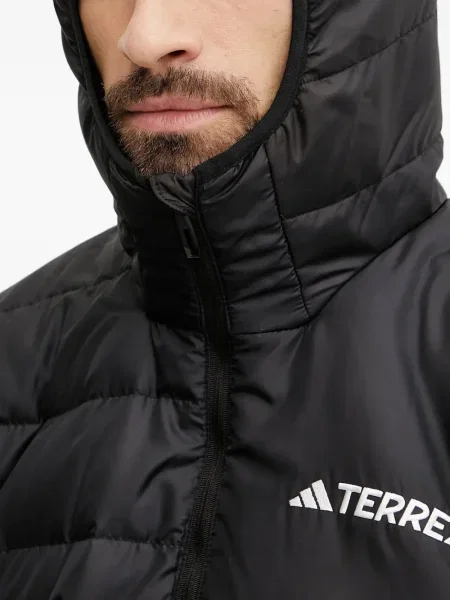 Sneakerși Adidas Terrex cu șireturi cu dungi din dantelă negru