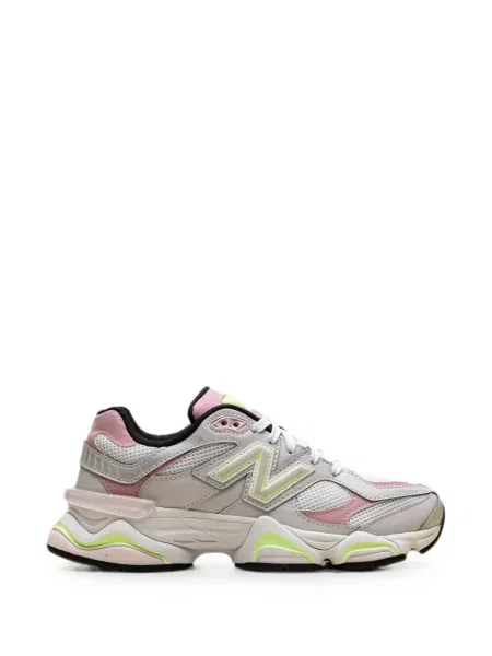 Sneakerși New Balance cu șireturi din dantelă violet