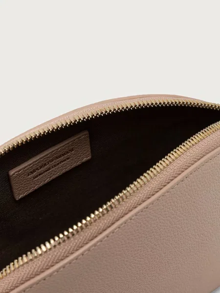 Кожаная косметичка Emporio Armani