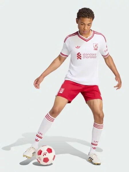Спортивные шорты Adidas красные