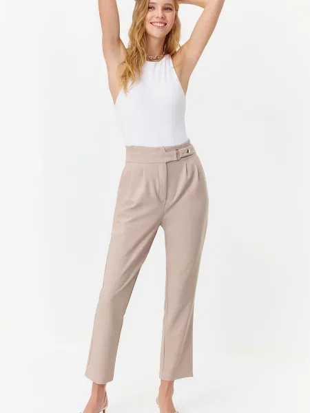 Pocnitură pantaloni Trendyol maro