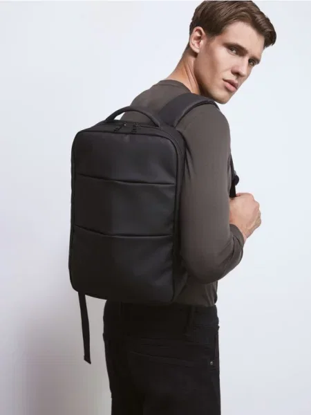 Reserved Rucsac cu mâner negru