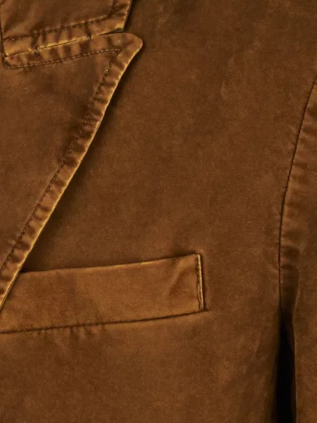 Marynarka Forte Forte z kieszeniami zapinanymi na guziki brązowa