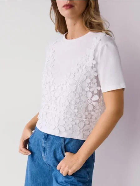 Reserved Tricou cu aplicație croșetată alb