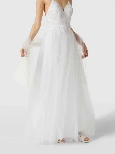 Suknia ślubna z kwiatowymi haftami Mascara biała