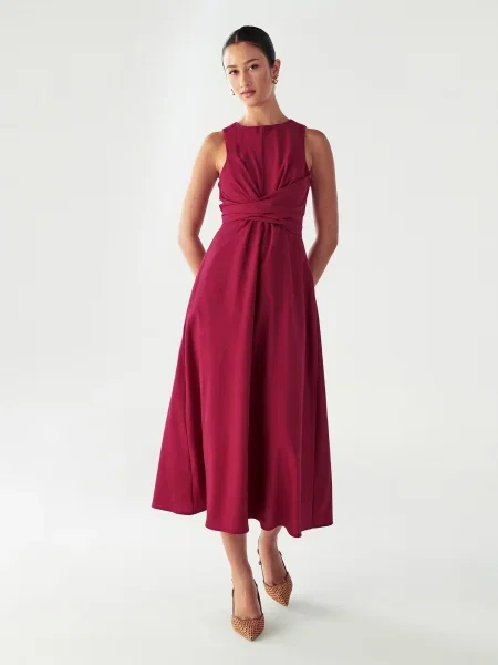 Willa Rochie Revival roși aprins