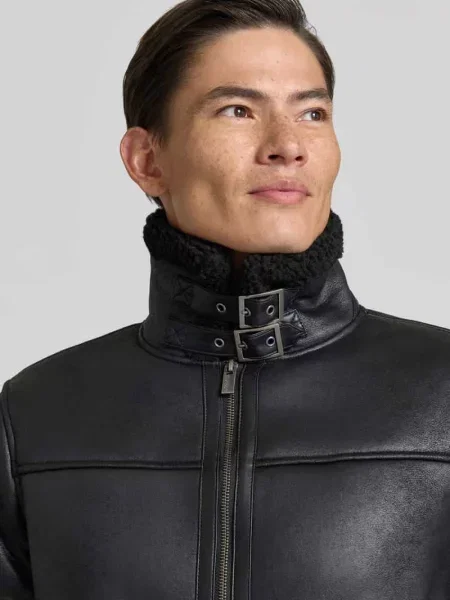 Kurtka o kroju regular fit z imitacji skóry Model Aviator' Markup czarna