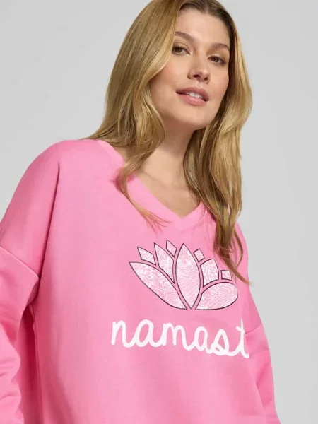 Bluza z nadrukiem z napisem i dekoltem w serek Miss Goodlife różowa