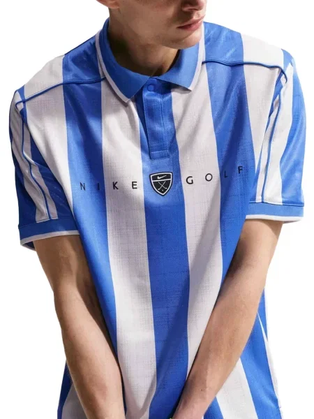 Tricou Nike cu broderie cu decolteu în V retro roz