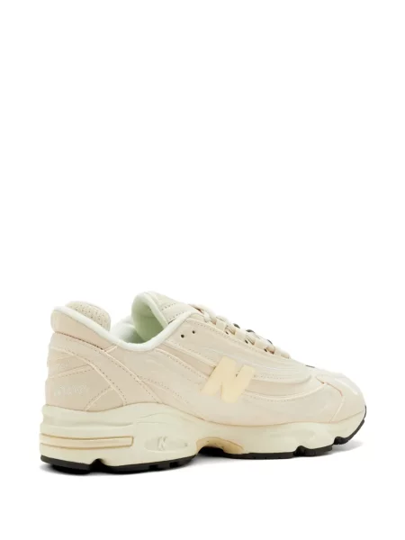 Șapcă New Balance cu broderie cu buline cu perforații gri