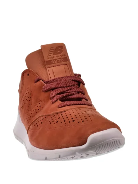 Sneakerși New Balance 530 din piele de căprioară roz