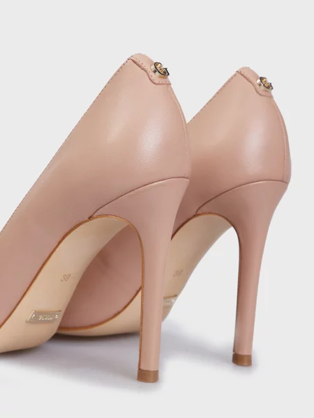 Шкіряні туфлі Guess бежеві