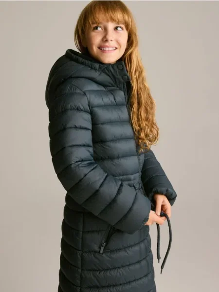 Reserved Długi pikowany płaszcz z kapturem jasny zielony