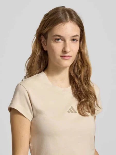 T-shirt o krótkim kroju z nadrukiem z logo Adidas Sportswear beżowa