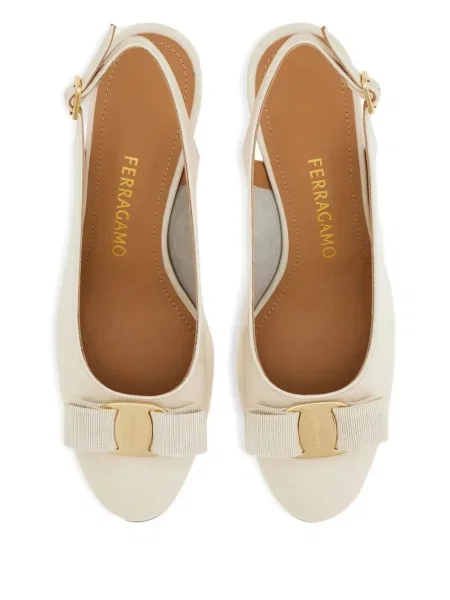 Pantofi cu toc Ferragamo cu funde slingback alb