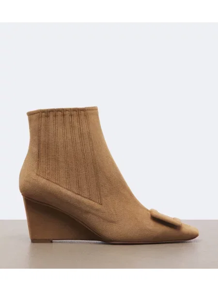 Szarvasbőr éksarkú bakancs Roger Vivier bézs
