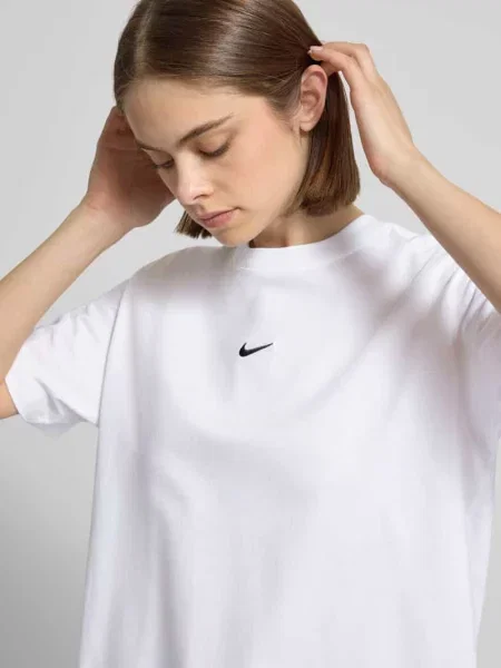 T-shirt z logo i okrągłym dekoltem Nike biała