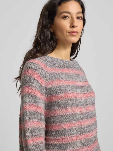 Sweter z dzianiny z fakturowanym wzorem i okrągłym dekoltem Smith And Soul