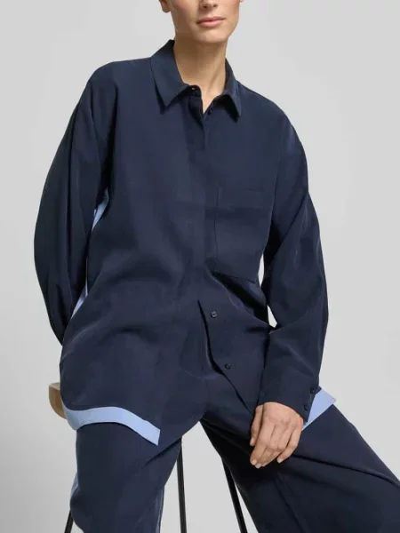 Płynna bluzka z z kontrastowymi paskami Style Icon Collection granatowa
