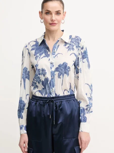 Риза Guess CLARA дамска със стандартна кройка с класическа яка бежово