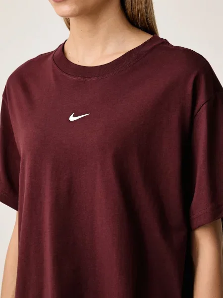 Nike Sportswear уголемена тениска дамска от Classic