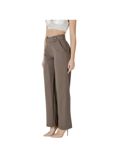 Curea Street One streetstyle maro