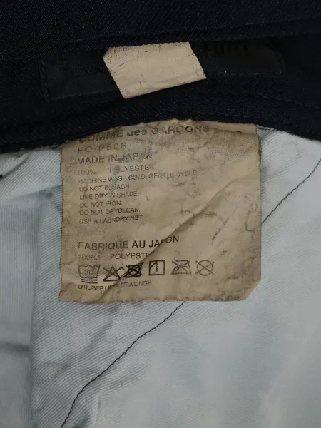 Cu centură pantaloni Comme Des Garçons Shirt albastru