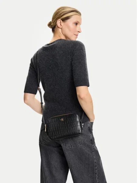 Calvin Klein Geantă Ck Croc Camera Bag negru