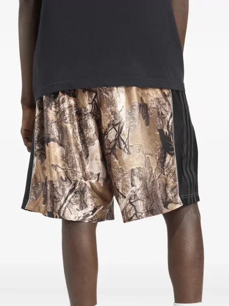 Камуфлажна плетена тениска Adidas с принт черно