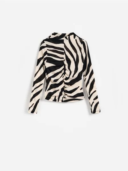 Reserved Bluză cu model animal multicolor