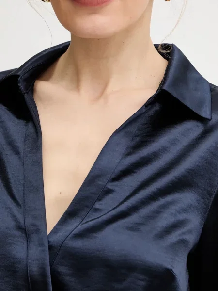 Однотонна блуза Guess синя