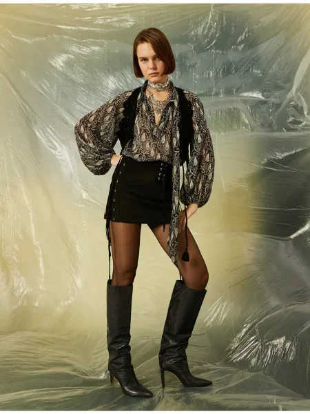 Spódnica mini Koton zamszowa wiązana czarna