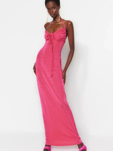 Вечерна рокля Trendyol червено