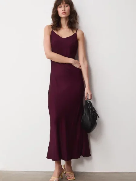 Medicine rochie cu vâscoză bordo