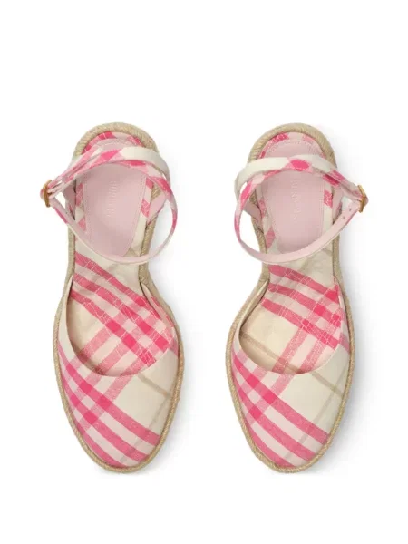 Pantofi cu toc Burberry în carouri roz