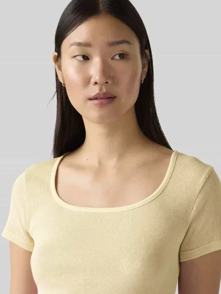 T-shirt o kroju slim fit Levi's żółta