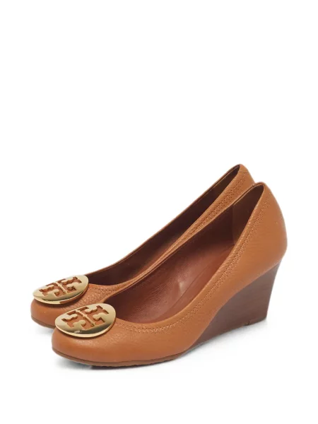Éksarkú körömcipő Tory Burch barna