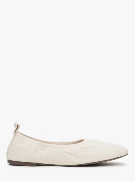 Шкіряні Балетки Estro молочний