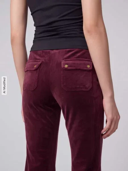Spodnie dresowe z efektem aksamitu model Layla Gold' Juicy Couture