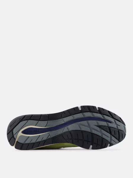 Замшевые кроссовки New Balance