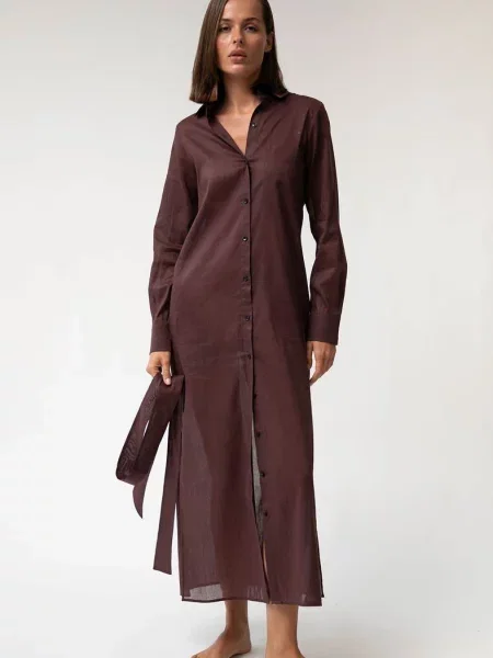Льняное платье-рубашка коричнева