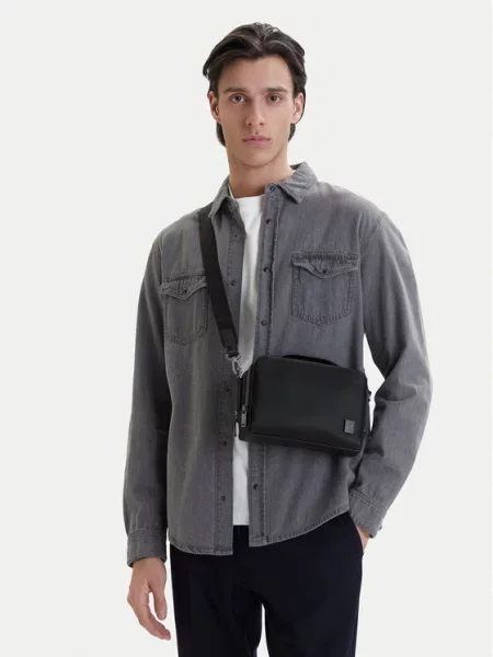 Calvin Klein Мъжка чантичка Emblem Hw Camera Bag черен