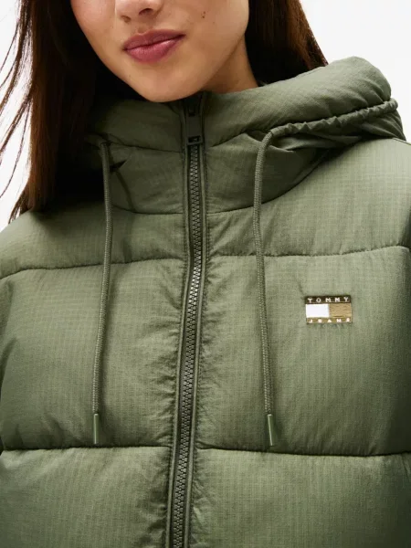 Geacă de blugi Tommy Jeans cu glugă verde