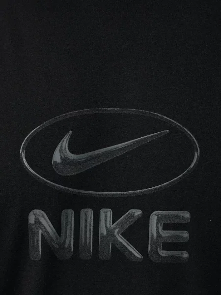 Спортивная футболка Nike