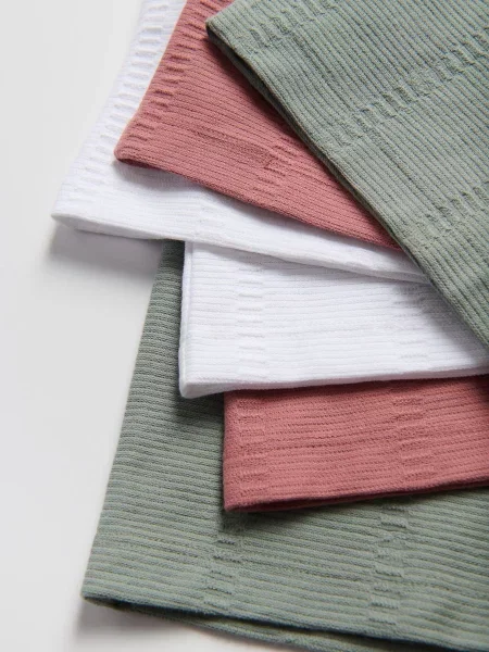 Поло Reserved белое