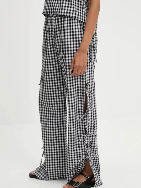 Панталон Answear Lab със стандартна кройка с висока талия черно