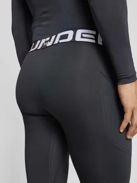 Bielizna termoaktywna Under Armour z nadrukiem czarna